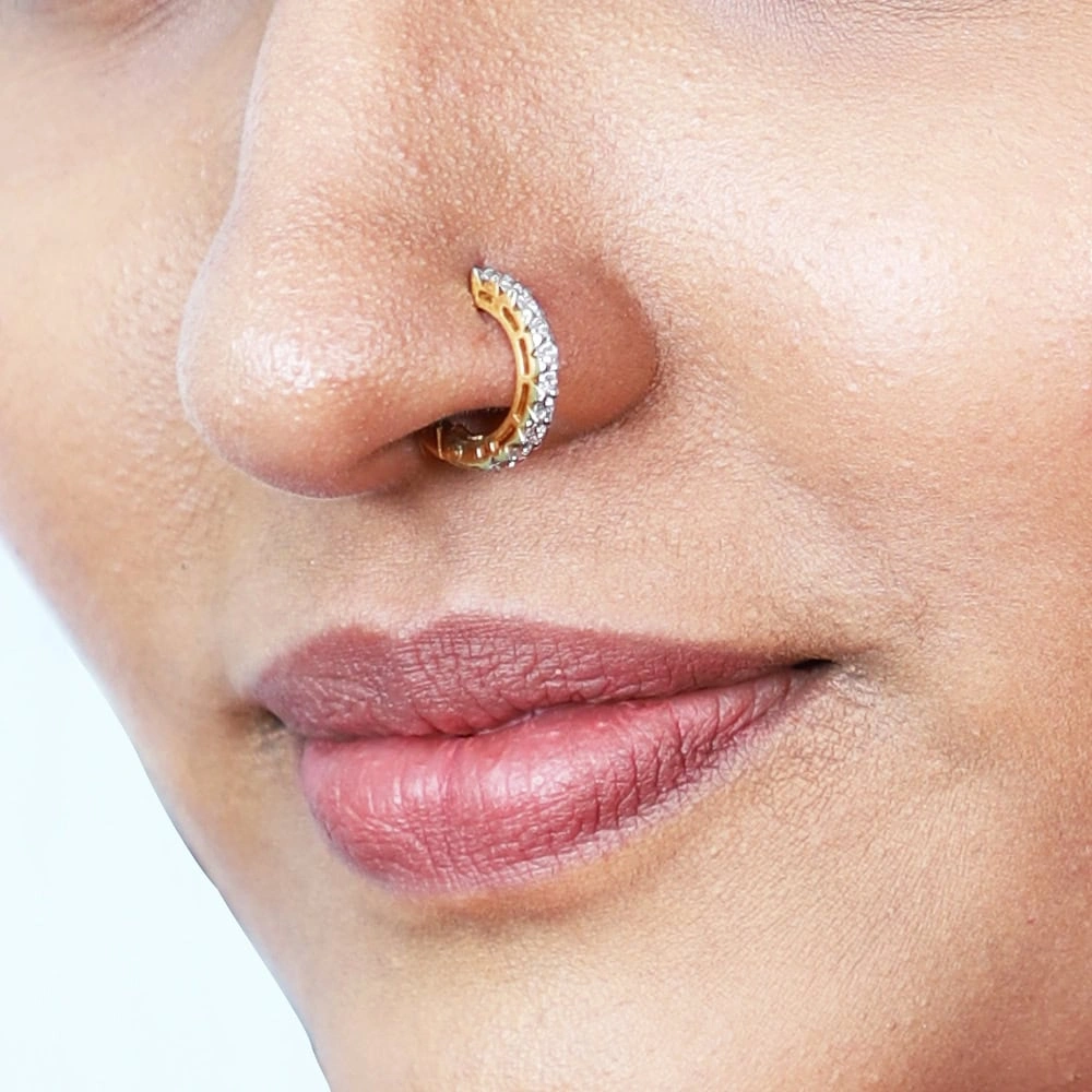Elegant Diamond Nose Piercing for a Unique Look
