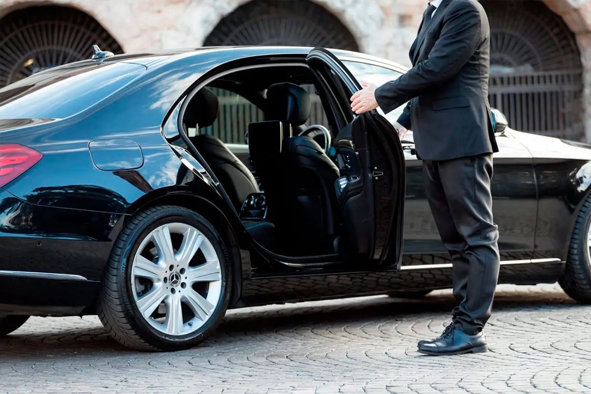 5 Reasons Vancouver Airport Car Service Beats Taxis and Ride-Shares