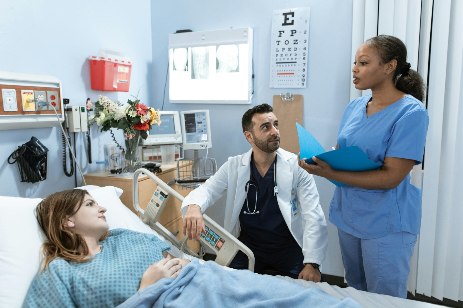 College Volunteering Opportunities That Prepare You for Healthcare Careers